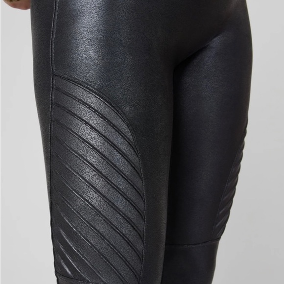 Spanx Moto Faux Leggings, size XL fits size 4 only - Picture 2 of 14